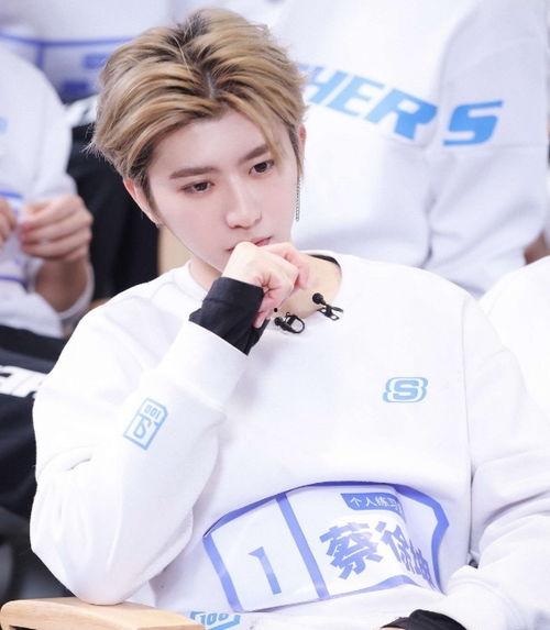 蔡徐坤娱乐吃瓜图片大全,盘点那些搞笑又温馨的瞬间  第3张 蔡徐坤娱乐吃瓜图片大全,盘点那些搞笑又温馨的瞬间  第3张